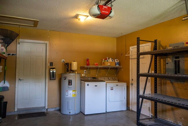 Building Photo - 3 bedrooms, Fenced in backyard, 12x24 shed, NO breed restrictions!