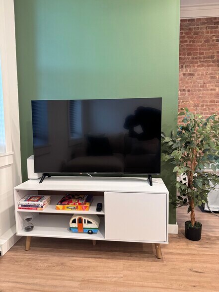 TV Console - 219 Culver Ave