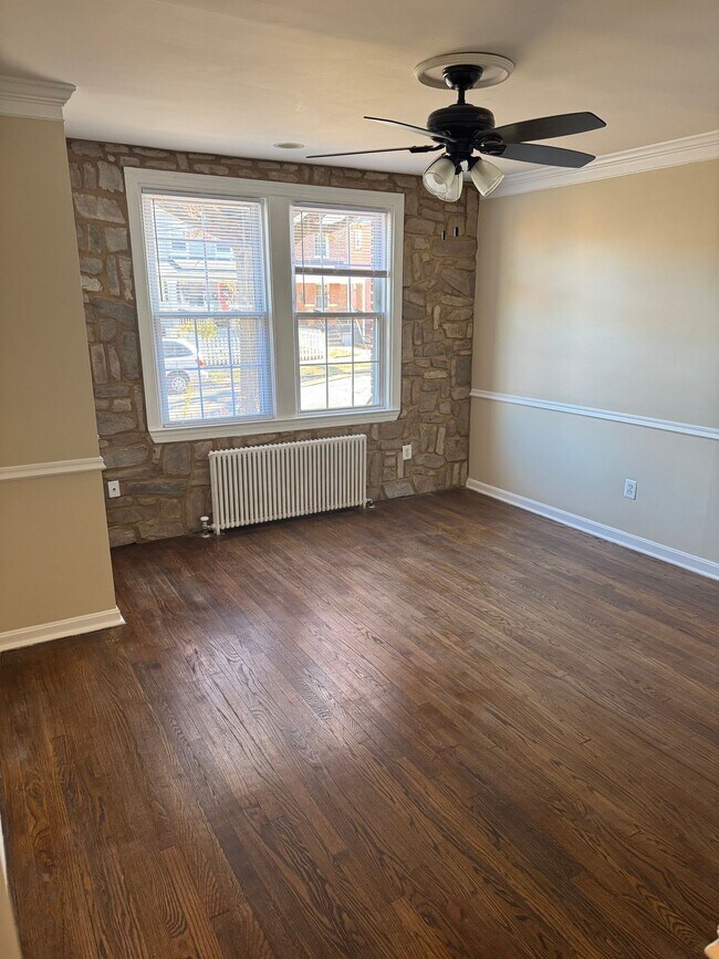 Building Photo - Move in Special! 2 Bed 1 Bath SE DC