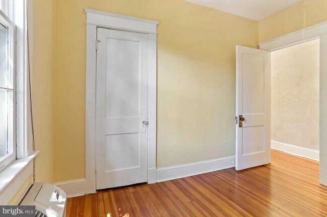 Building Photo - 2325 37th St NW