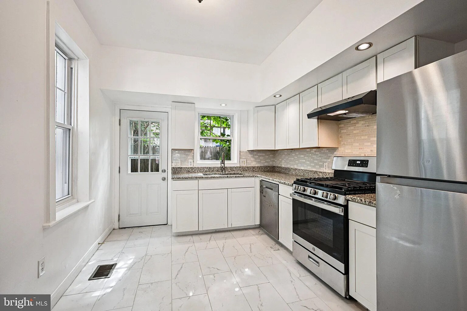 Building Photo - 1417 S 28th St