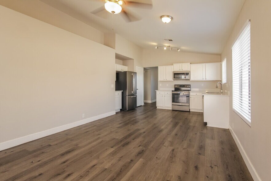 Building Photo - 15746 W Young St