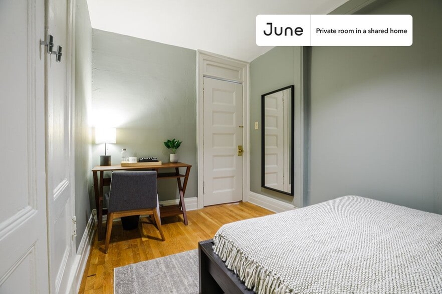 Building Photo - Room in Shared 4 bed/1 bath home