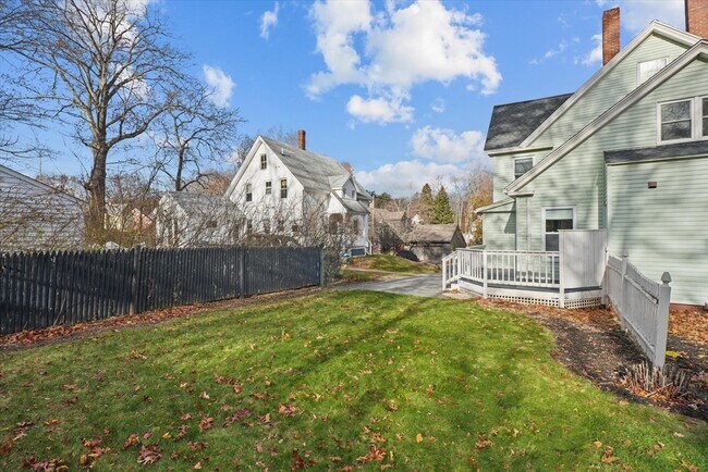 Building Photo - 10 Vendome St