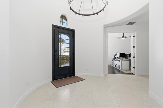 Building Photo - 6570 S Bogle Ave