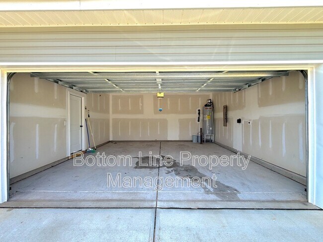 Building Photo - 9016 Stoney Waters Ct