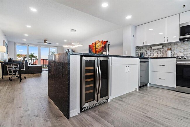 Building Photo - 19111 Vista Bay Dr