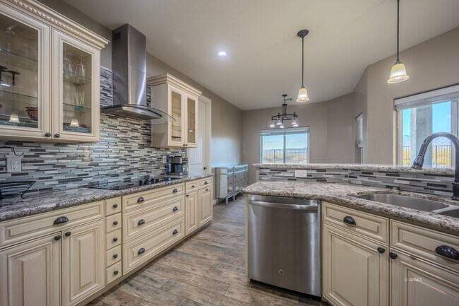 Building Photo - 2985 Bentley Dr