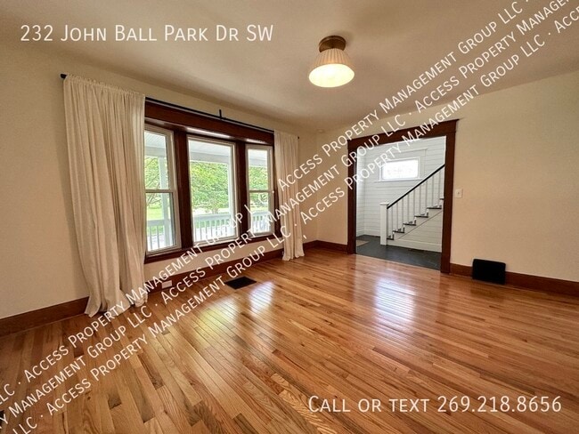 Building Photo - 232 John Ball Park Dr SW