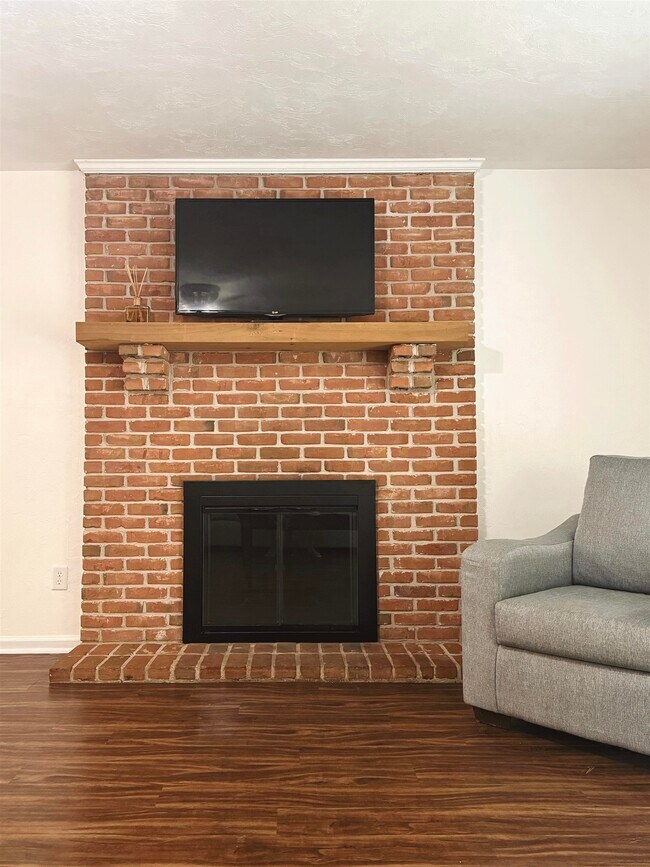 Building Photo - 4728 Pimlico Dr
