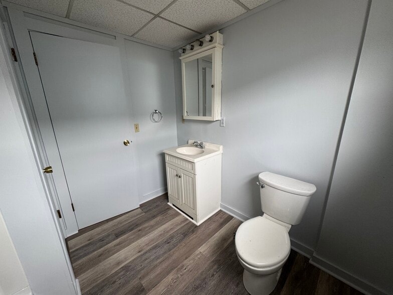 Bath - 4400 Jacob St