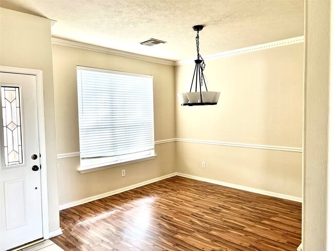 Building Photo - 4911 Knights Branch Dr
