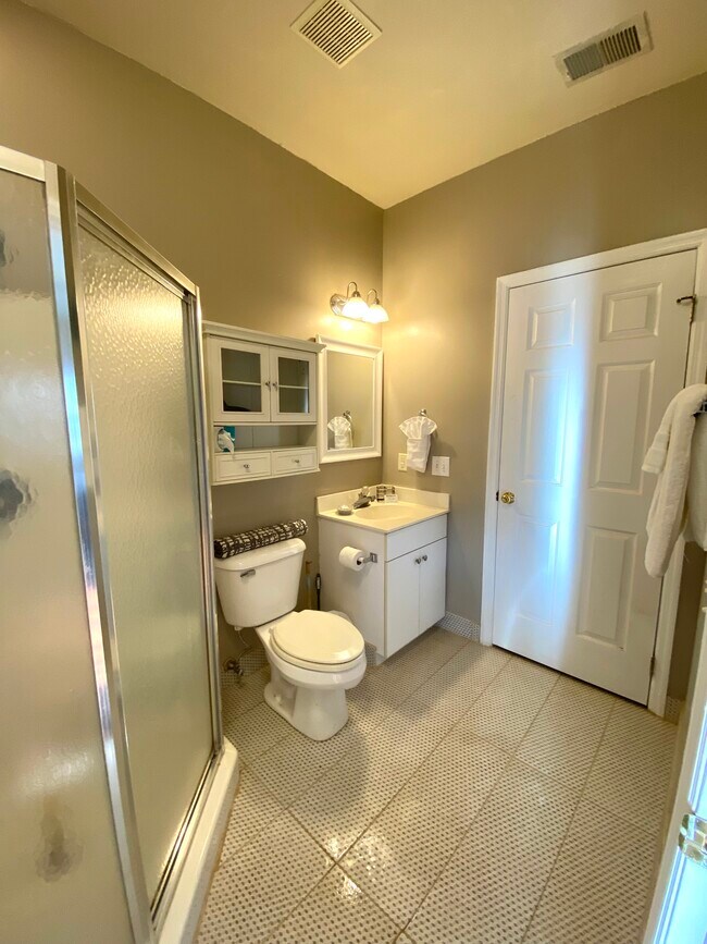 Building Photo - 3947 Gladiola Ct