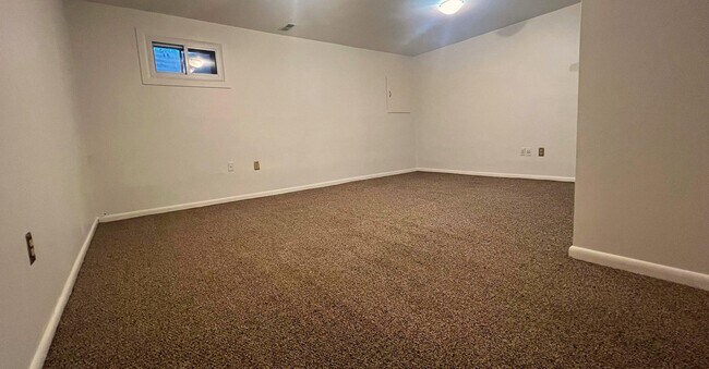 Building Photo - 5808 Waterdale Ct