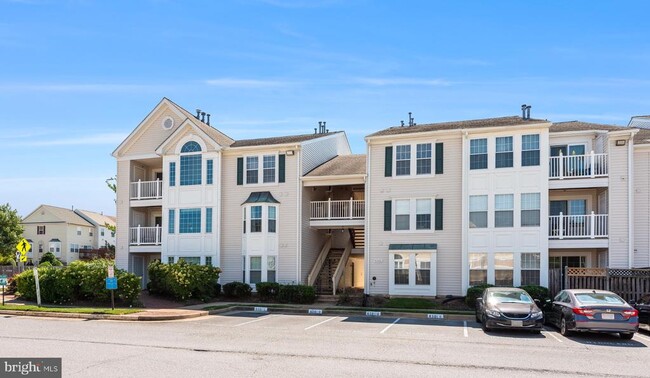 Building Photo - 8301 Bluebird Way
