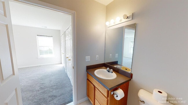 Building Photo - 2785 S Knightsbridge Cir