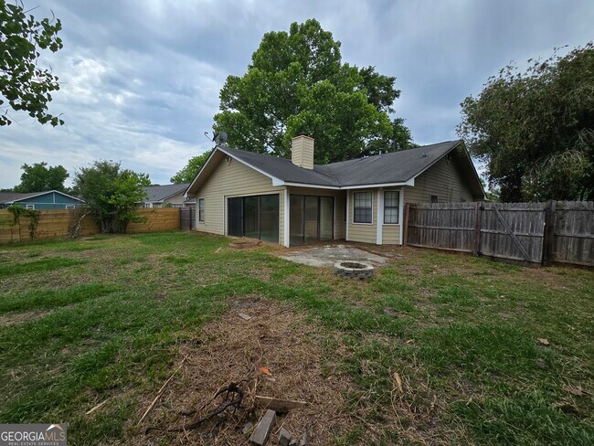 Building Photo - 127 Summerfield Dr