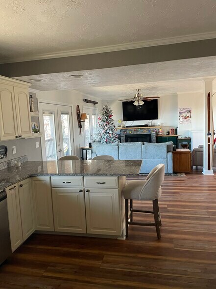 Building Photo - 6830 Silver Creek Ln