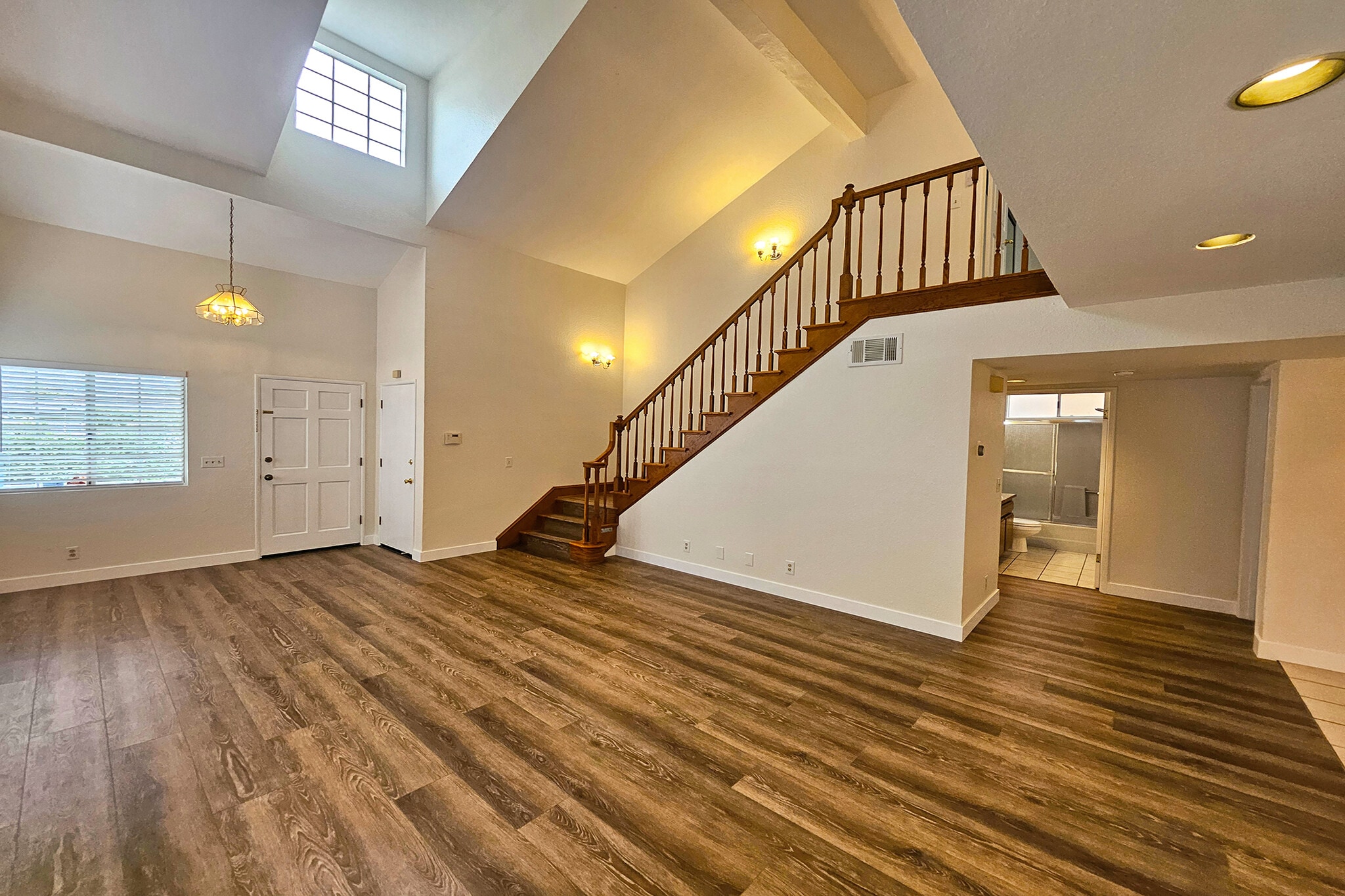 Building Photo - 7556 Thousand Oaks Dr