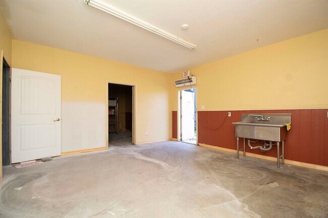 Building Photo - 5029 US-83