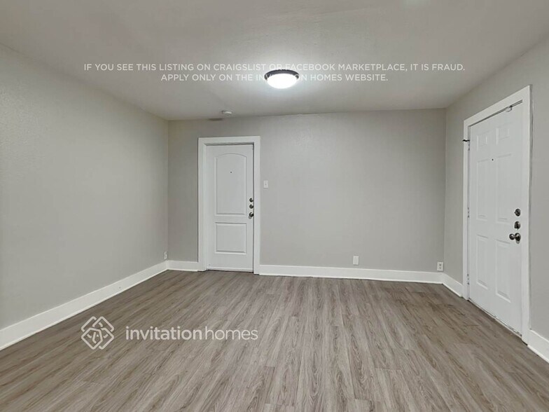 Building Photo - 923 Meadow Mead Dr