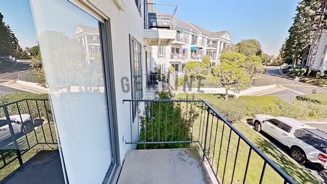 Building Photo - Remodeled 2Bd 2Ba Condo in Newport