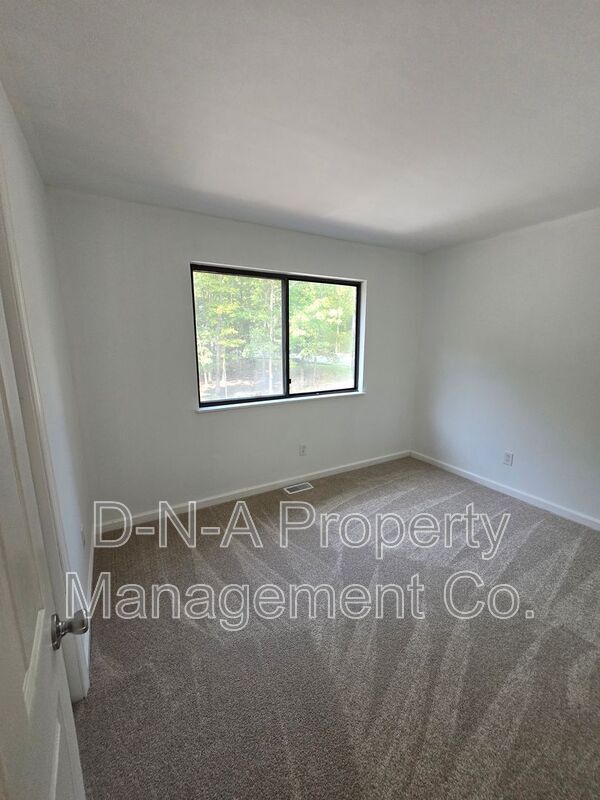 Building Photo - 602 Mountain View Way