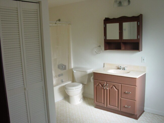 Building Photo - 3308 Tuk a Wile Dr