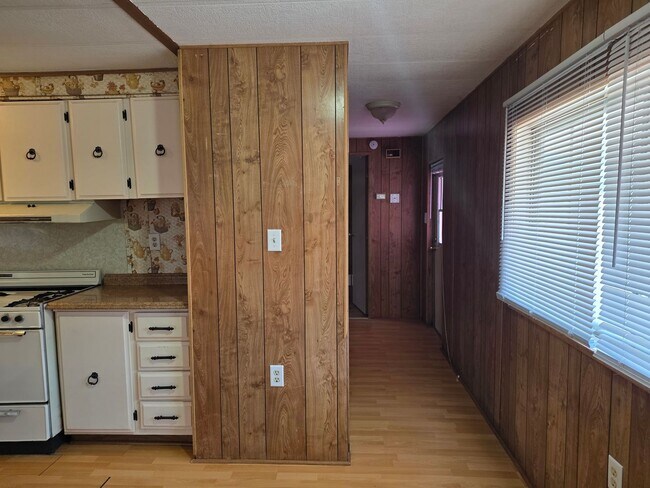 Building Photo - 2/bed 2/bath Single Wide Mobile located in...