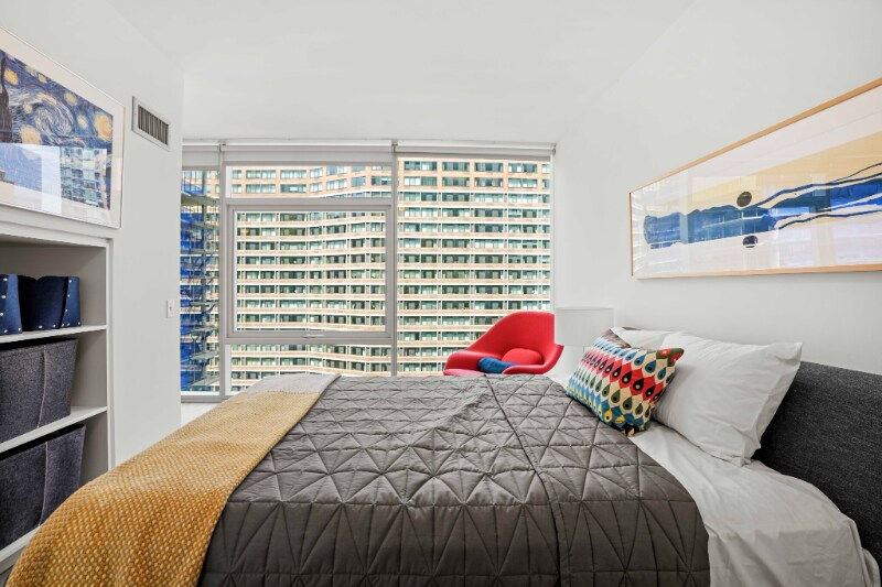 Building Photo - 383 E Ohio St