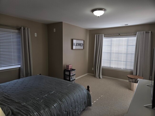Building Photo - 6725 Boulder Pointe Dr