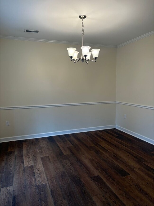 Building Photo - Charming Ranch Home in Matthews