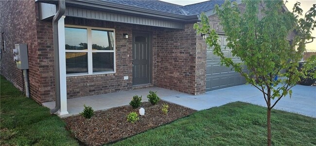 Primary Photo - 502 NW 69th Ave