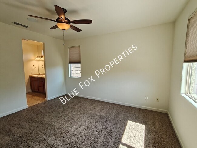 Building Photo - 12812 N Camino Vieja Rancheria
