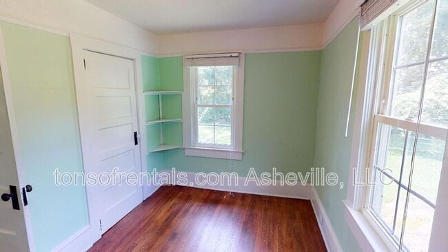 Building Photo - 1207 Cherokee Dr