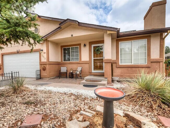 Building Photo - ***MOVE IN SPECIAL*** $500 OFF 1st MONTH'S...