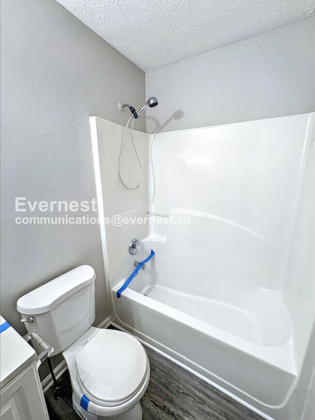 Building Photo - 9251 Clb Vw Trce