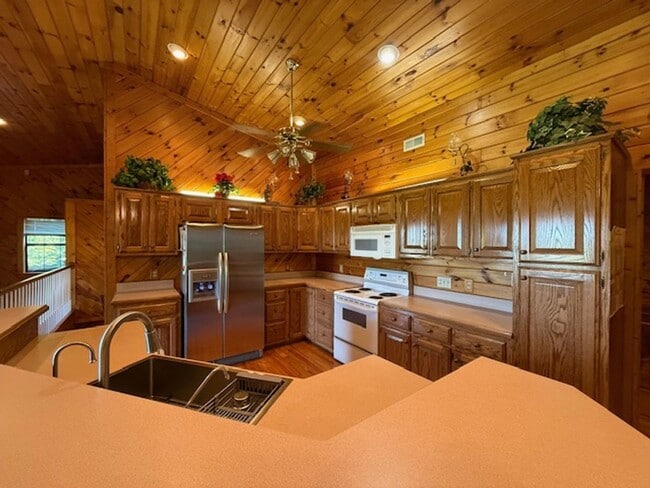 Building Photo - 3850 Ravens Den Way