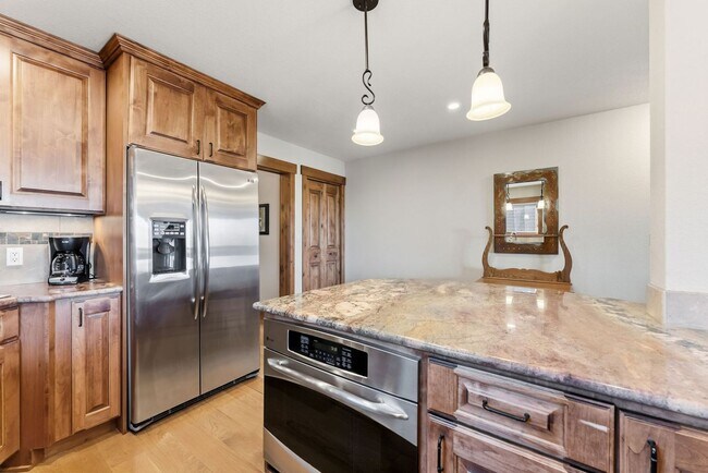 Building Photo - Breck 3-bedroom home with views! 12 month lease!