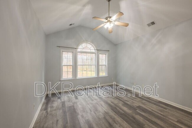 Building Photo - 5192 Centennial Creek View NW