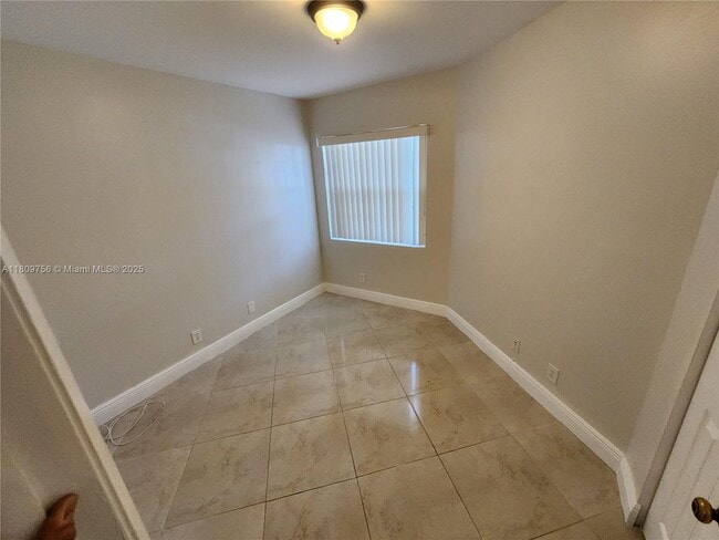 Building Photo - 1562 Springside Dr