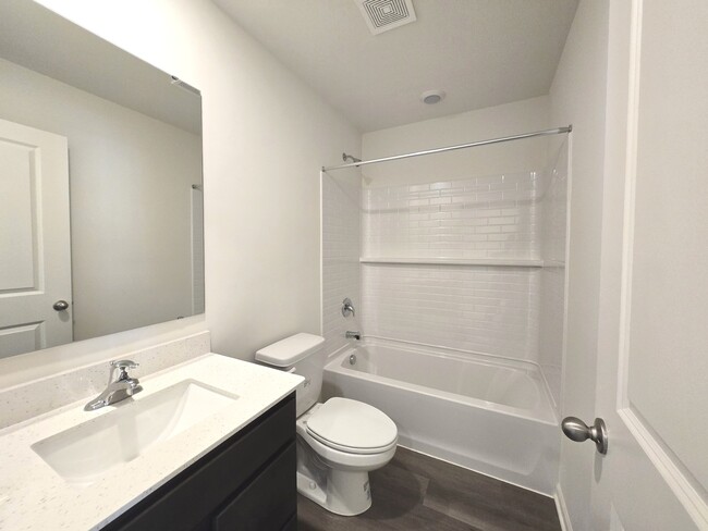 Building Photo - 351 Bridgeview Ct