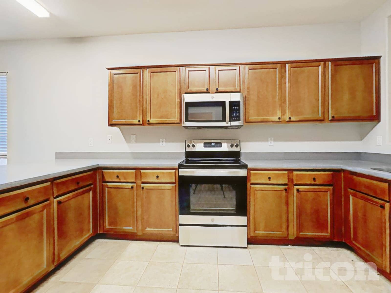Building Photo - 45209 Miraflores St
