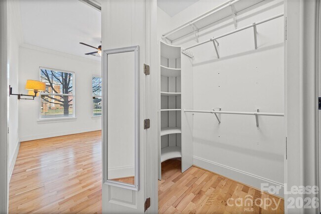 Building Photo - 2938 Selwyn Ave