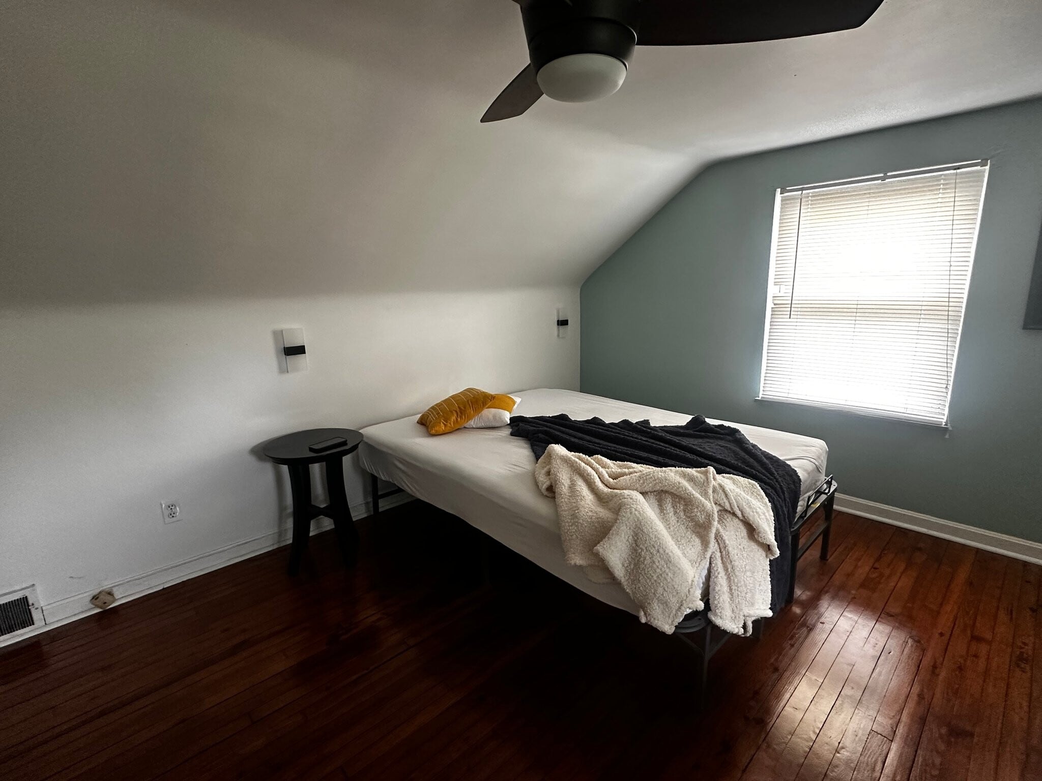 Building Photo - 1526 Edwards St