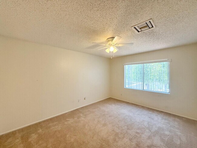 Building Photo - 1717 E Union Hills Dr