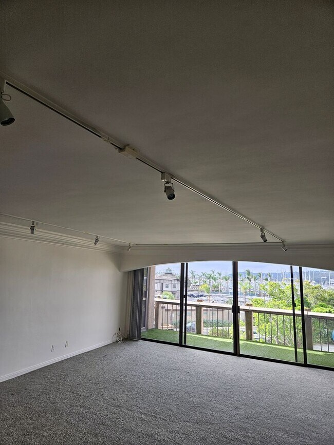 Building Photo - Live at Le Rondelet - Two Bedrooms and Views!