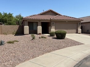 Building Photo - 776 W Fairlane Ct