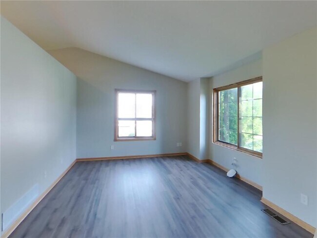 Building Photo - 2200 Buffalo Ridge Dr
