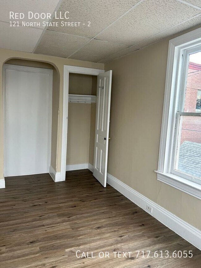 Building Photo - 121 N State St